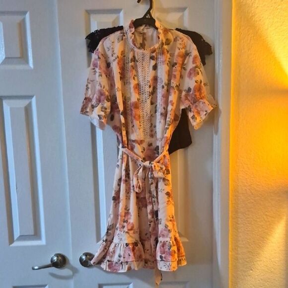 🎁3/$30🎁 Ruffled Floral Pink Dress with Tie Waist Sz Large - Picture 3 of 5